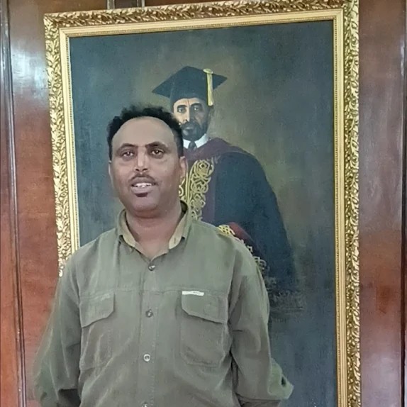 a picture of derese eshetu